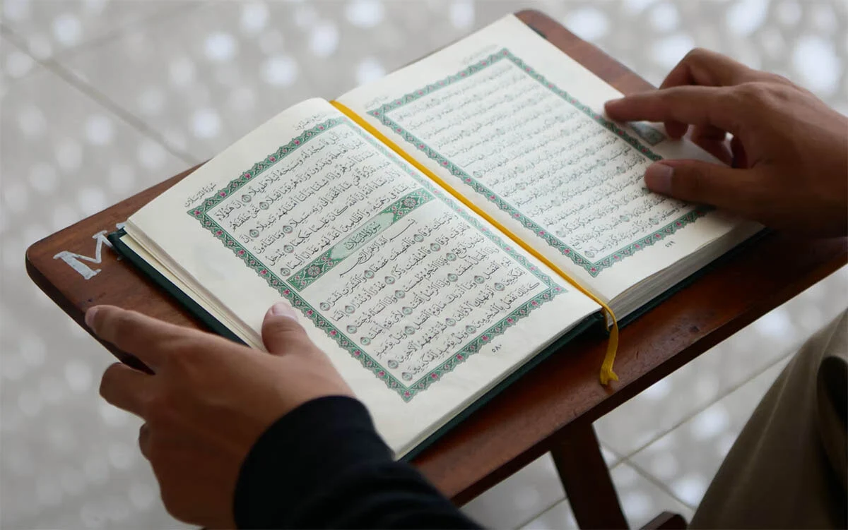 Menghafal Al-Qur'an,konsisten - Tips Menghafal Al-Qur’an agar Cepat Hafal dan Konsisten