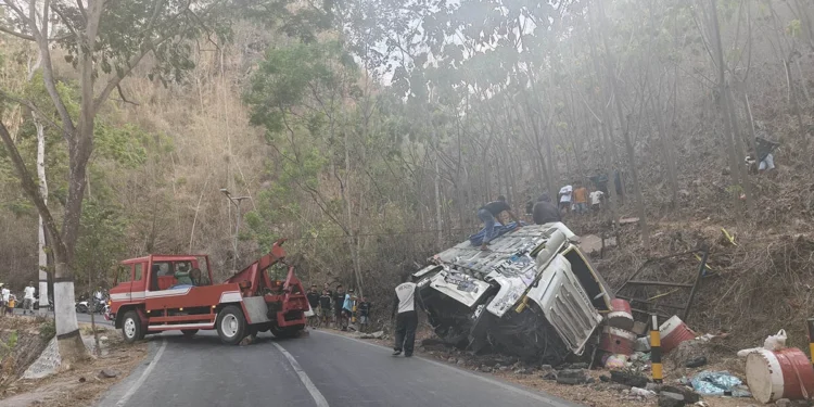 Truk Bermuatan Sound System Tabrak Motor di Sumawe, 1 Orang Tewas