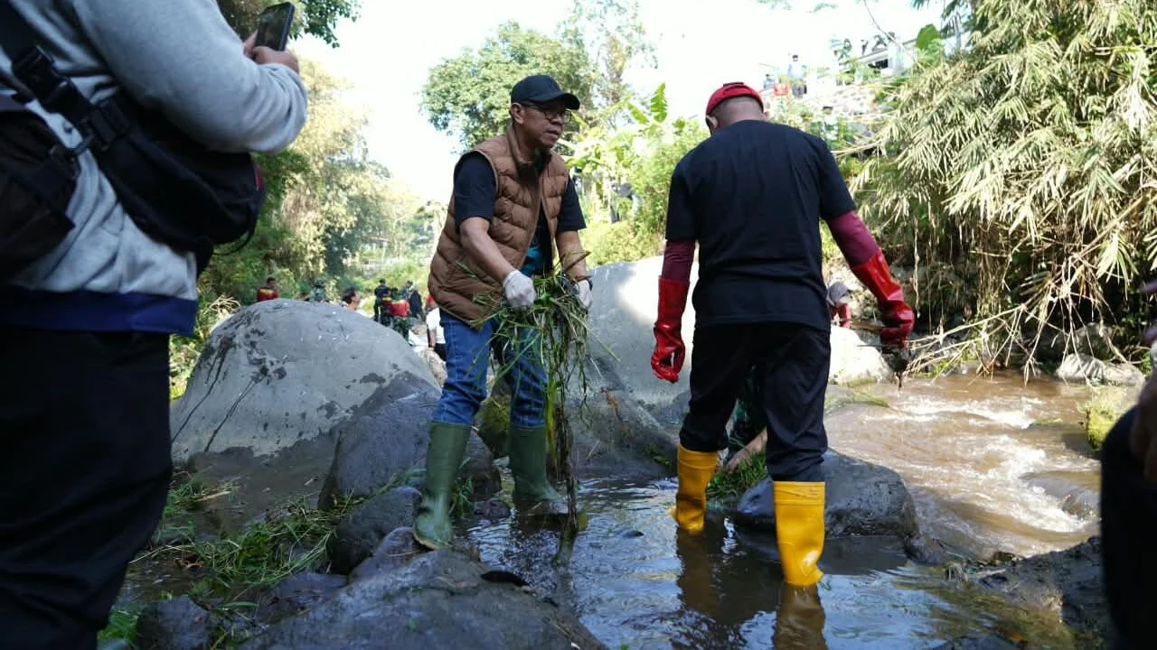 Wali Kota Batu Nurochman Ajak Warga Pilah Sampah untuk Jaga Sungai Brantas