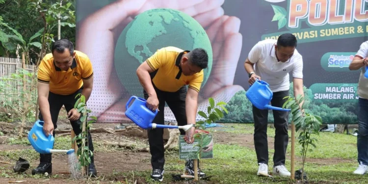 Wali Kota Malang dan Kapolresta Tanam 200 Pohon untuk Lestarikan Sumber Mata Air