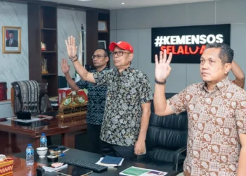 Wakil Menteri Sosial (Wamensos) Agus Jabo Priyono saat menutup Pelatihan Pengasuhan bagi Wali Asuh Sekolah Rakyat. Foto/dok